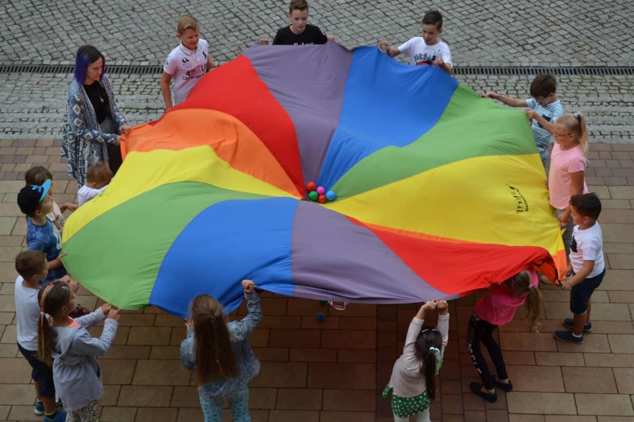 Dzieci w kolorach. Wakacyjna akcja na Zamku Piastowskim w Raciborzu [ZDJĘCIA]