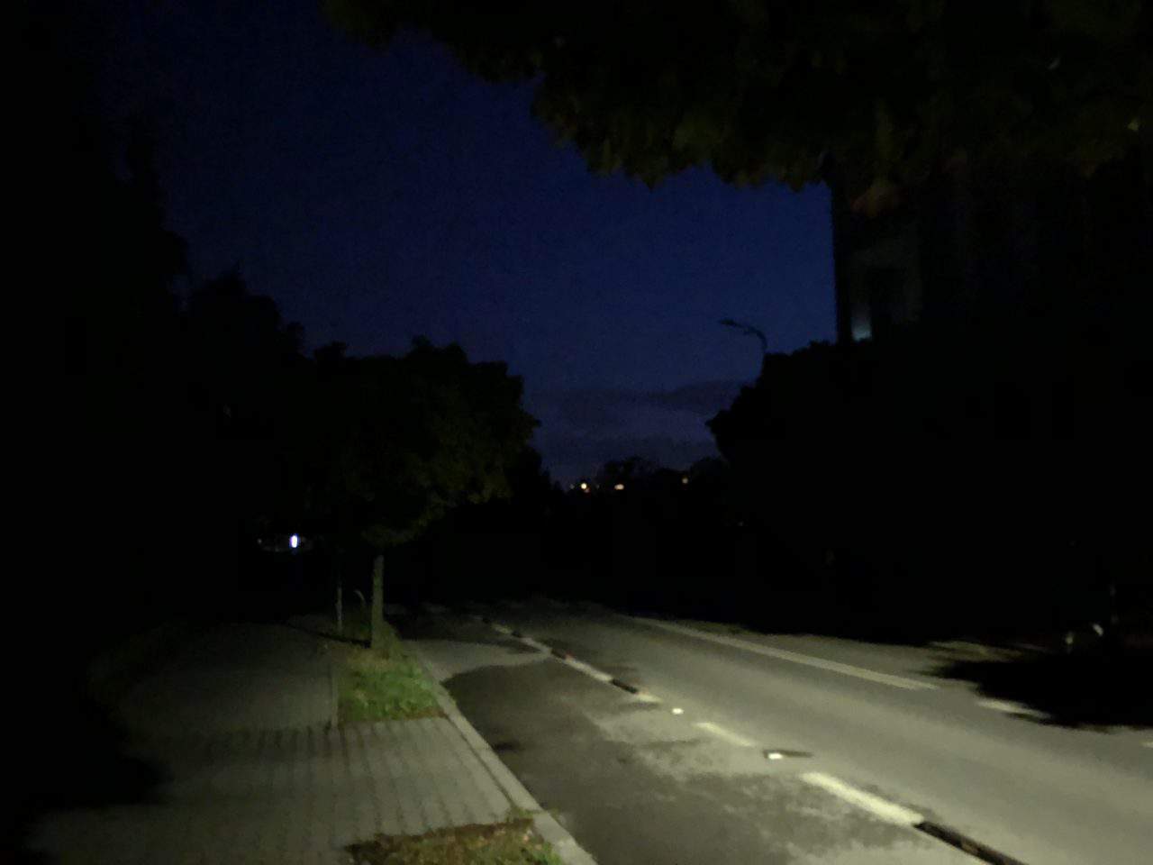 Egipskie ciemności na ulicy Warszawskiej. Bez latarki ani rusz!