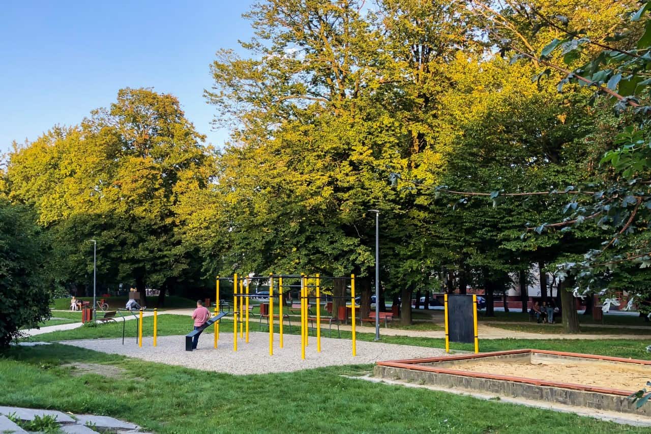 Integracyjno-sportowy park pokoleniowy przy Warszawskiej