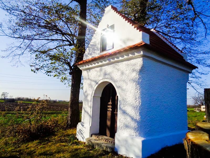 Kapliczka na Grobli ma nowy dach. Poznajcie historię tego miejsca! [ZDJĘCIA]