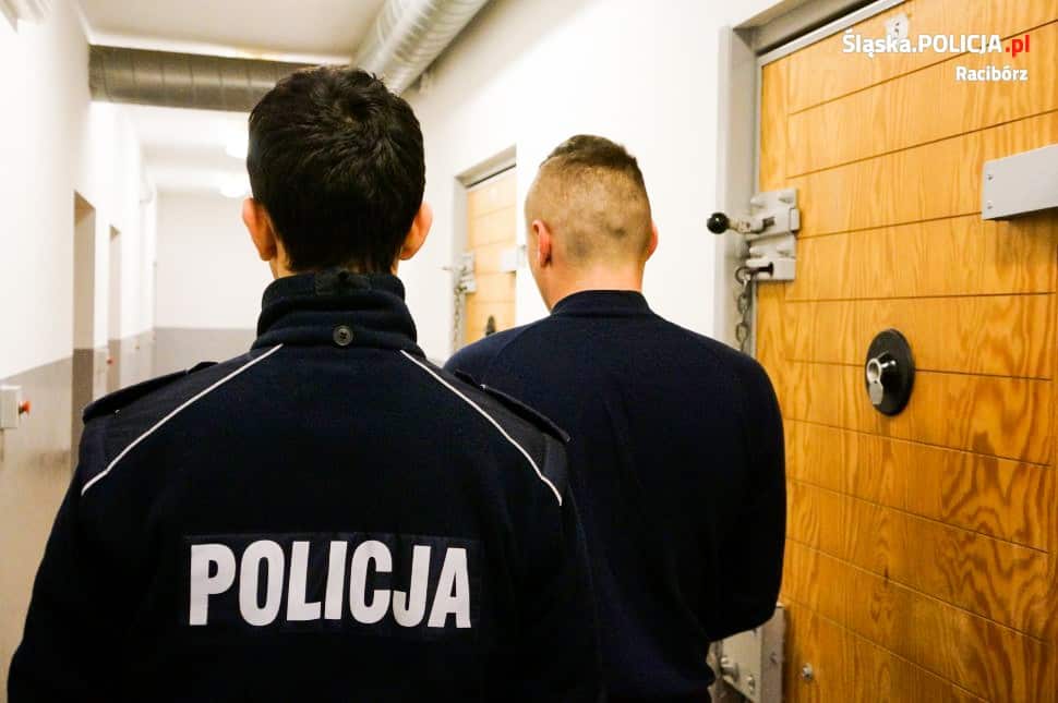 Atak nożem pod dyskoteką w Krzyżanowicach. 24-latkowi może grozić nawet dożywocie