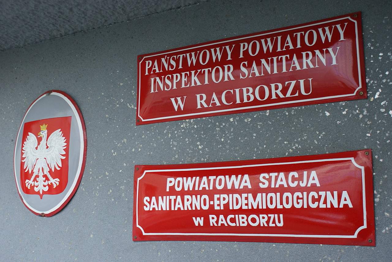 Koronawirus: Najnowsze dane z powiatu raciborskiego. Błąd w raporcie sanepidu