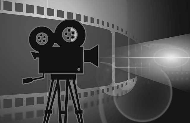 Jakie są niezbędne elementy produkcji filmowej?