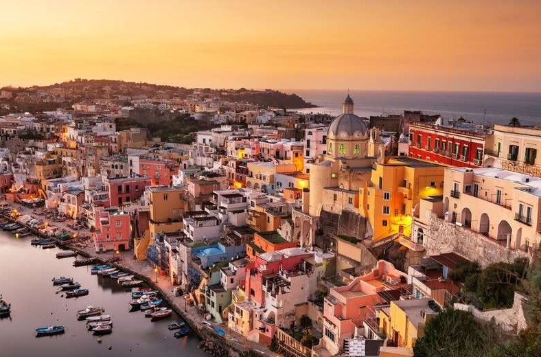Ischia – malownicza włoska wyspa. Sprawdź, z czego słynie!