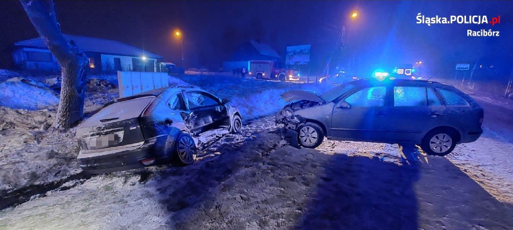 Zderzenie dwóch samochodów w Rzuchowie