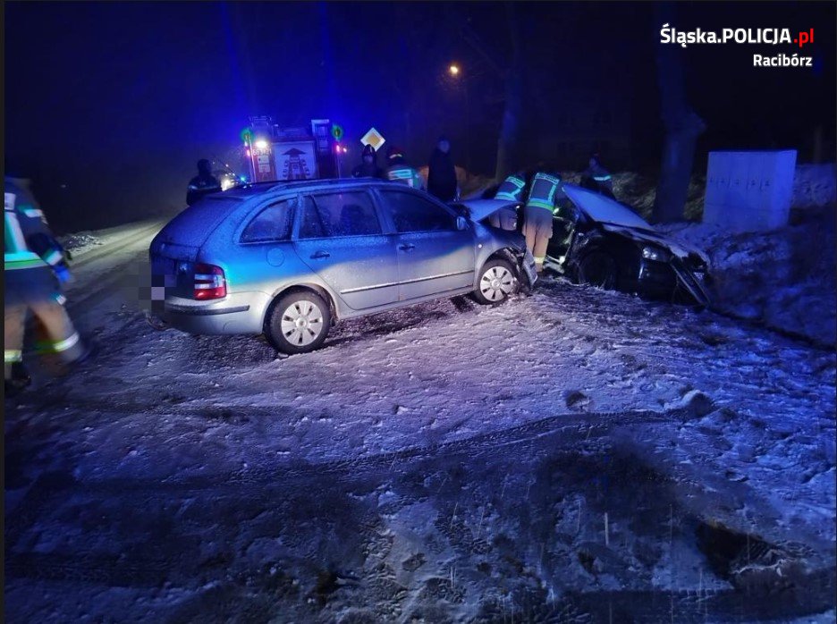 Zderzenie dwóch samochodów w Rzuchowie