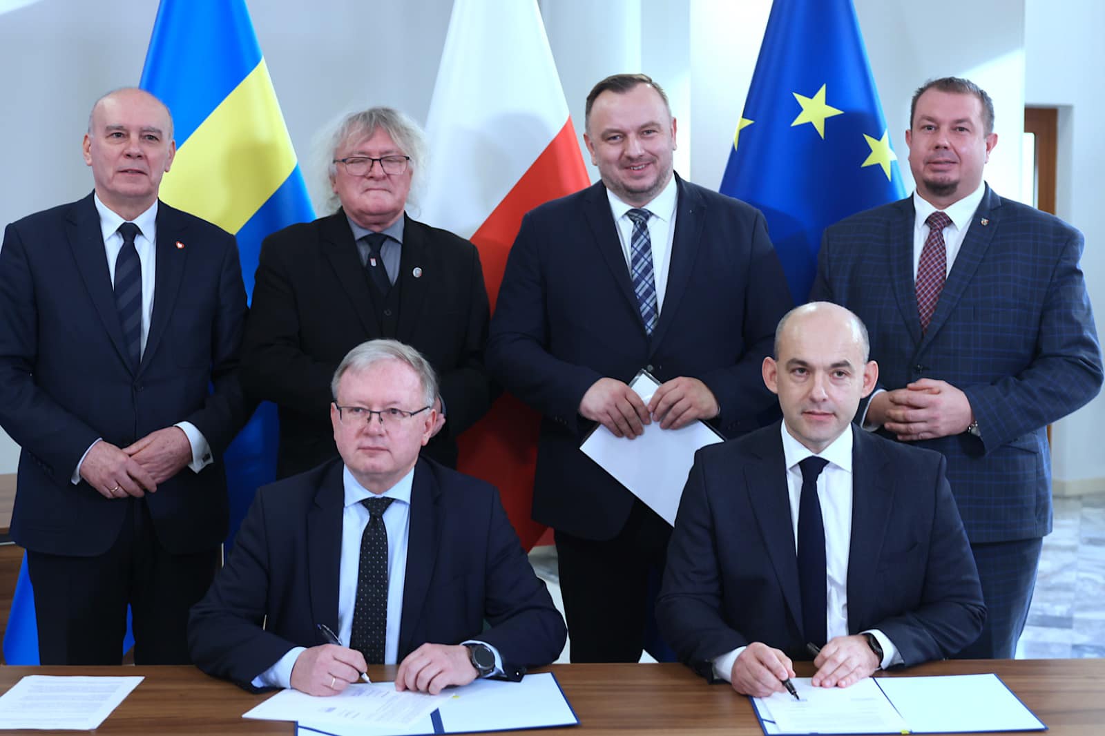 Podpisano umowę na budowę mostu Grzegorzowice-Ciechowice [ZDJĘCIA]