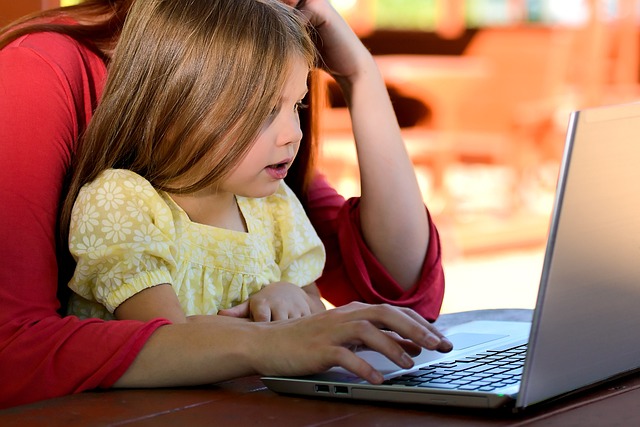 Kontrola rodzicielska online. Sprawdź, jak chronić swoje dziecko