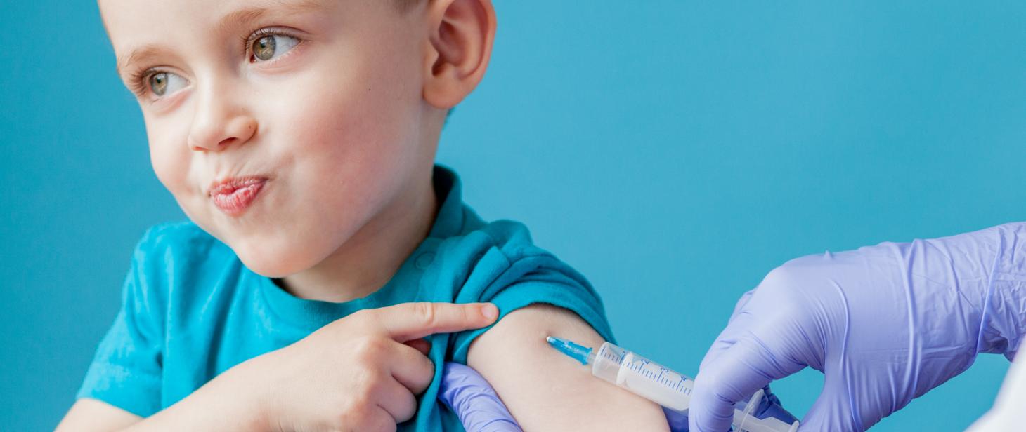 GIS: Rodzice i opiekunowie - nie odkładajcie decyzji o szczepieniu dzieci