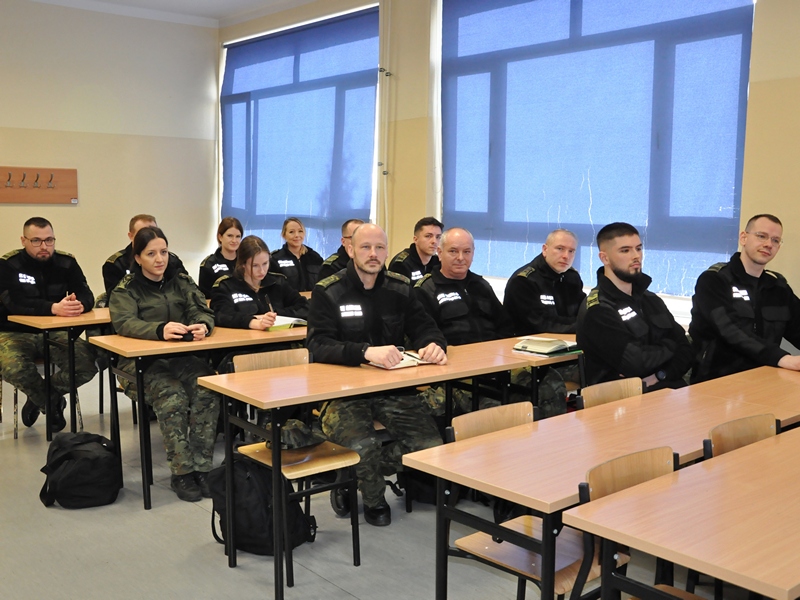 Pogranicznicy z Raciborza szkolą się w Szkole Policji w Katowicach [ZDJĘCIA, WIDEO]
