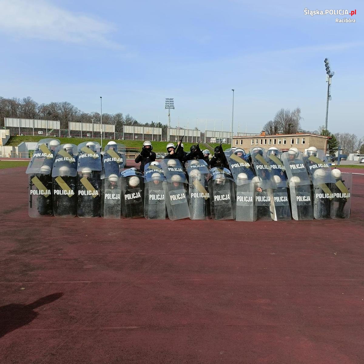 Policjanci z Raciborza ćwiczyli na stadionie [ZDJĘCIA]