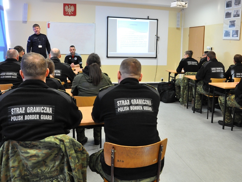 Pogranicznicy z Raciborza szkolą się w Szkole Policji w Katowicach [ZDJĘCIA, WIDEO]