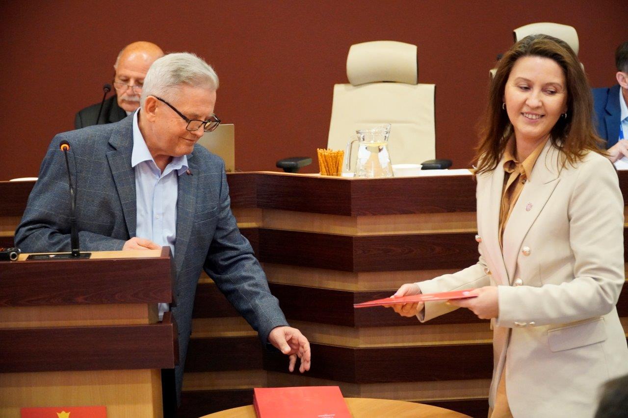Jacek Wojciechowicz zaprzysiężony na prezydenta, radni po ślubowaniu [ZDJĘCIA]